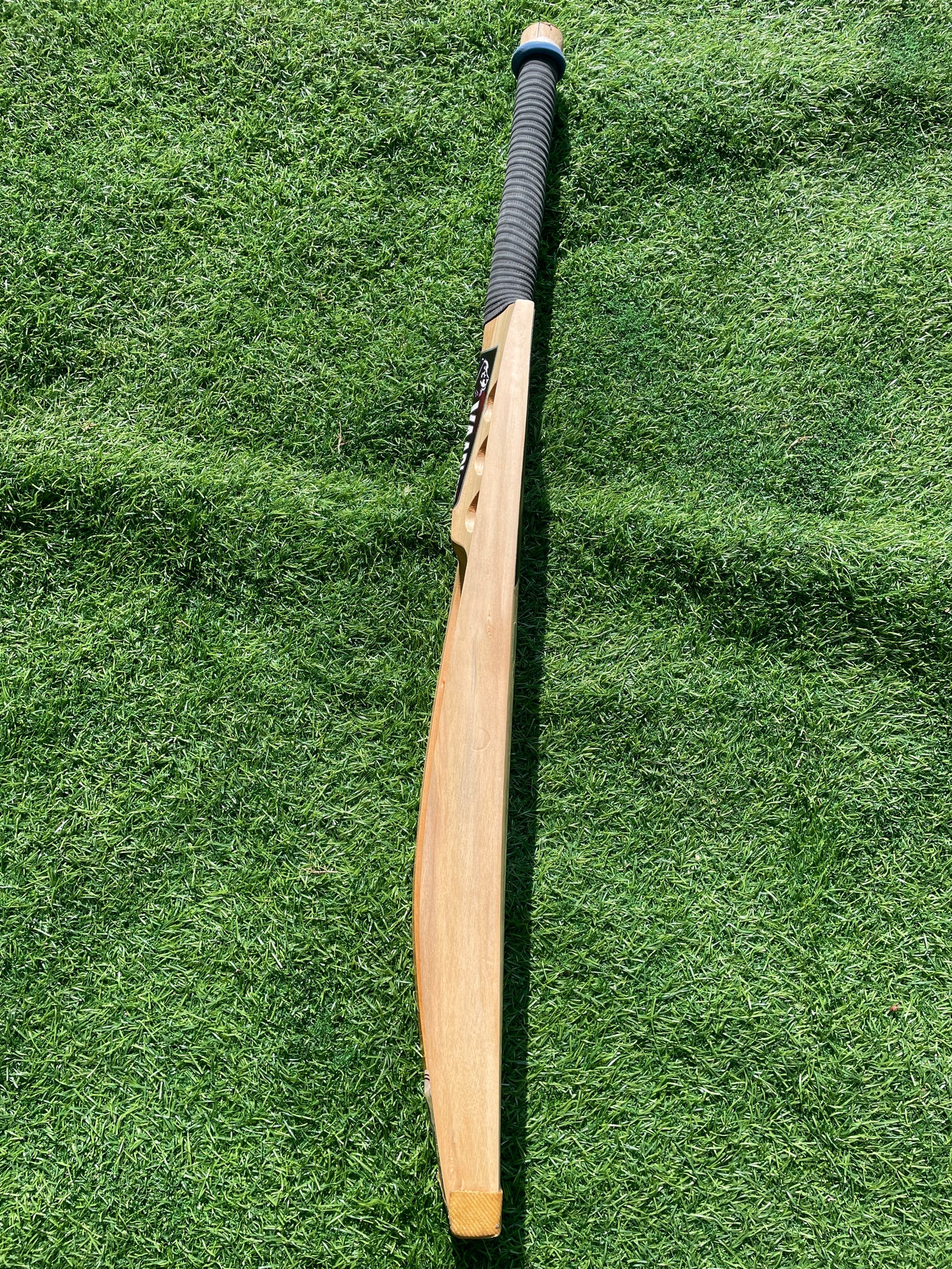 KARTOOS  Upper Blade - Diamond Cut Burn Edition - Hard Tennis Bat